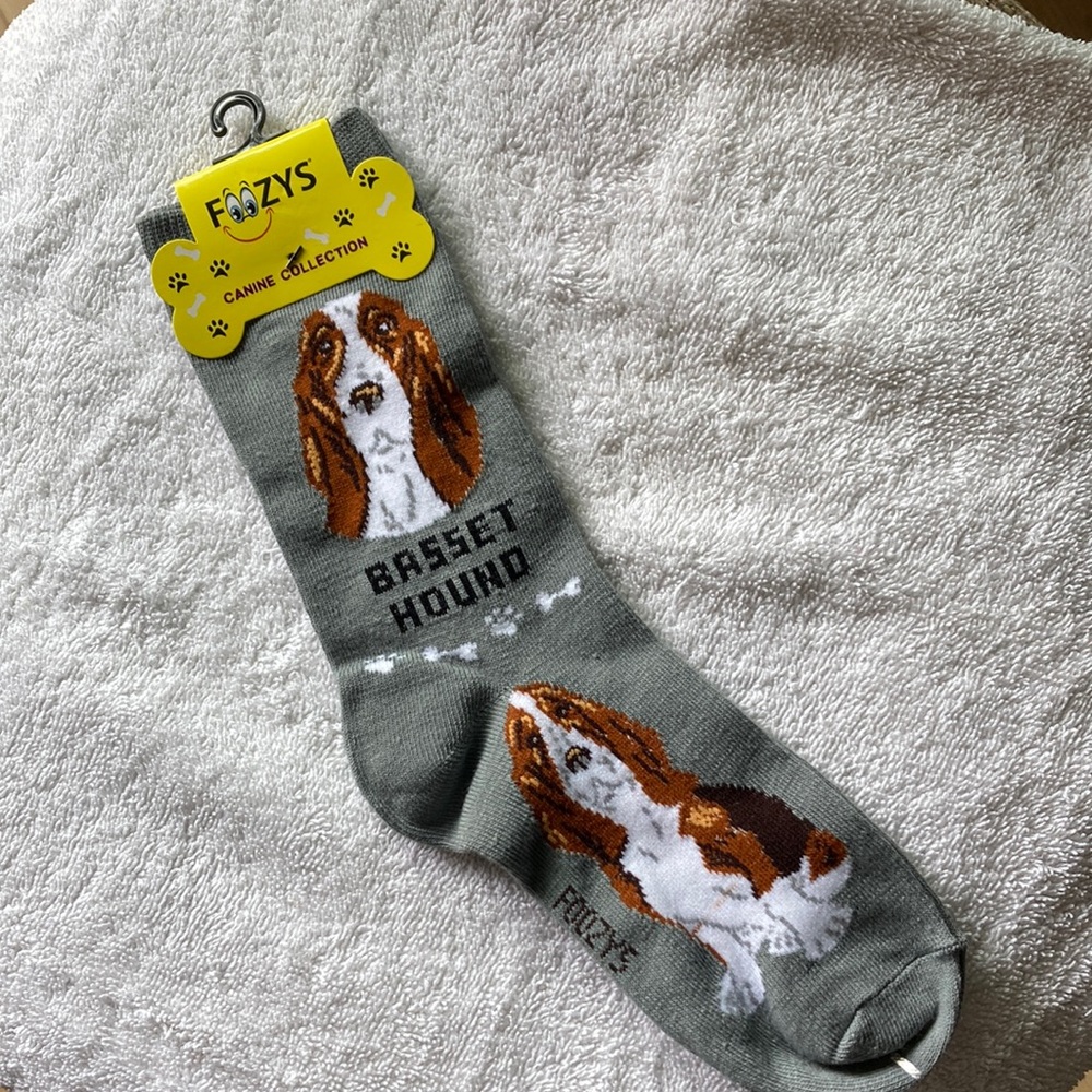 4/$20 bundle and save 
Basset hound theme men’s socks